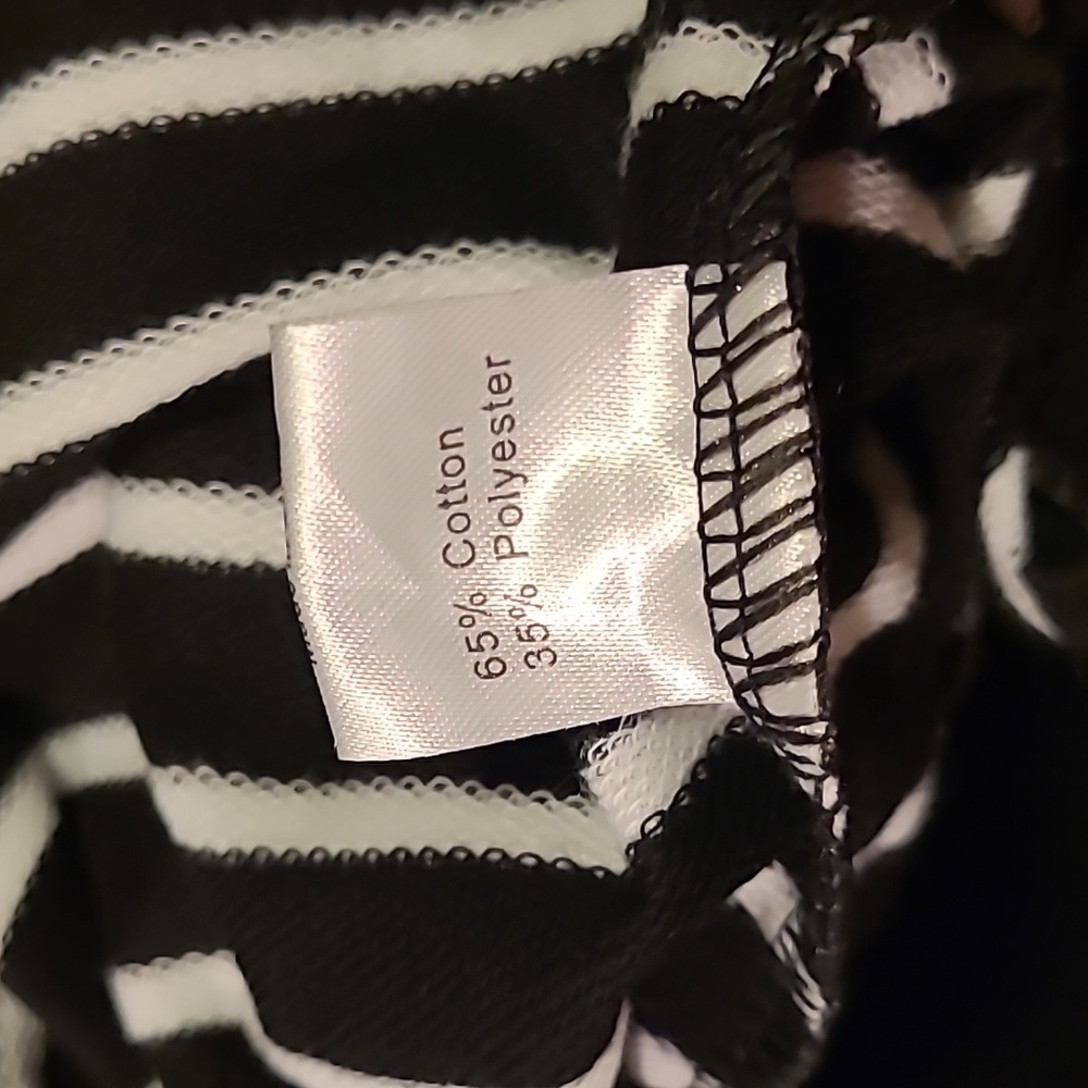 $5🧨 CO. WEAR Horizontal Striped Sweater Black & White - Picture 7 of 16